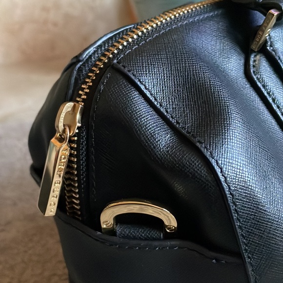 Tory Burch Large Black & Gold Robinson Satchel Purse-Great Condition - Picture 7 of 13